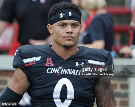 Nippert Stadium Cincinnati Photos And Premium High Res Pictures Getty