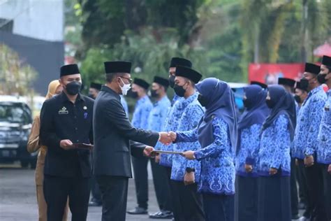 PNS SUJUD SYUKUR 7 Tunjangan Ini Akan Disalurkan Diluar Gaji Bulan