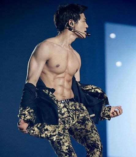 Top 10 Best Abs 🔥🔥 K Pop Amino