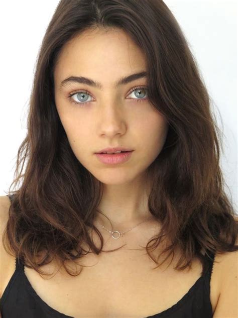 Amelia Zadro Brown Hair Green Eyes Girl Brunette Green Eyes Brown Hair Green Eyes