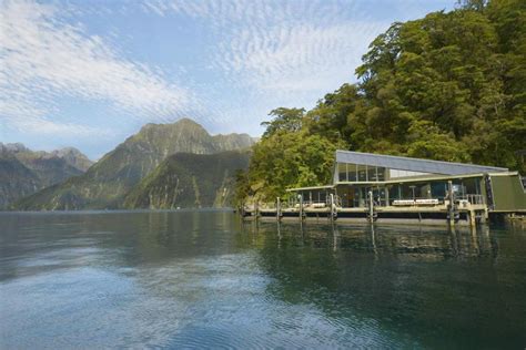 Milford Discovery Centre and Underwater Observatory (Milford Sound Observatory) in Fiordland ...