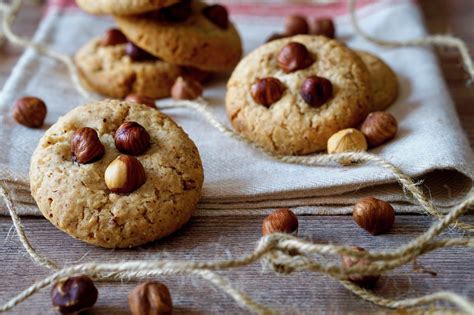 Biscotti Alle Nocciole Ricetta Facile Dolci Ricette Di Pietro