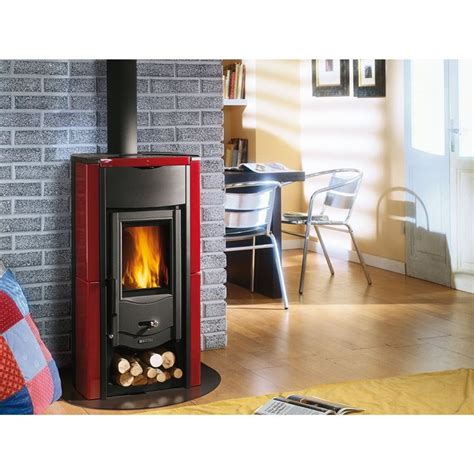 la stufa stufe  legna tipologie  stufa  riscaldare casa