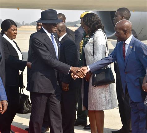 El Presidente De Zimbabue Recibe A S E Obiang Nguema Mbasogo En Harare