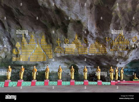 Buddhist Statues Row In The Saddar Cave Hpa An Myanmar Stock Photo