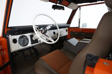 Early Bronco Dash Layout