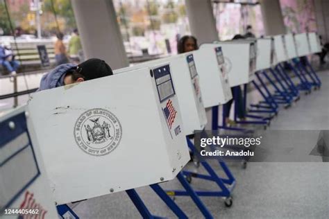 Early Voting New York Photos And Premium High Res Pictures Getty Images