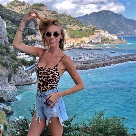 9 Hot Sexy Seyhan Sasko Bikini Pics