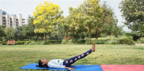 उत्तानपादासन योग विधि, लाभ और सावधानी। Uttanpadasana Yoga Steps, Benefits and Precaution