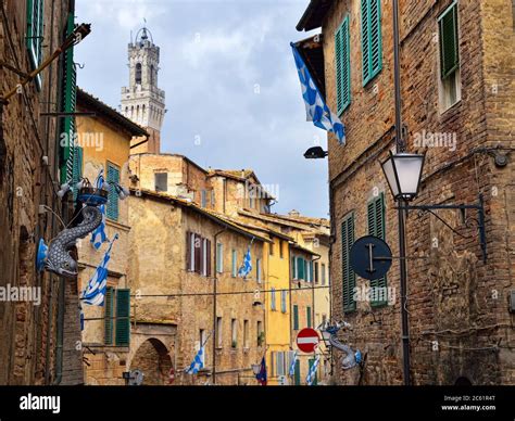 Contrada Capitana Dell Onda Hi Res Stock Photography And Images Alamy