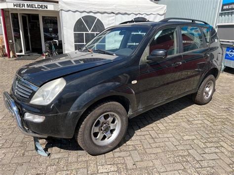 Ssang Yong Rexton 2 7 Xdi RX RJ 270 16V Schrottauto 2005 Schwarz