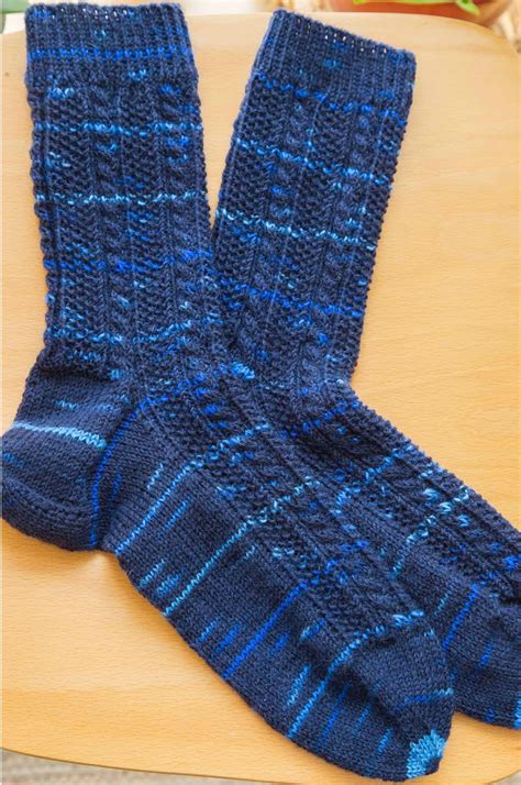 Nadelei Socken Mit Zopfmuster