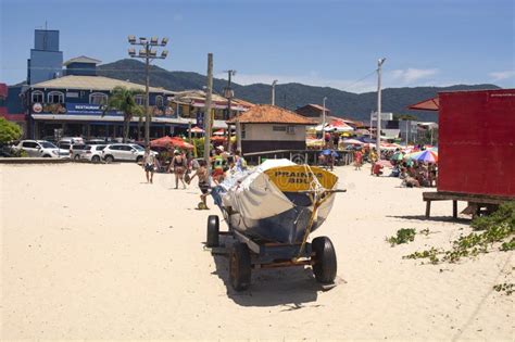 FLORIANOPOLIS BRAZIL JANUARY 21 2023 Boat In The Beach Praia Da