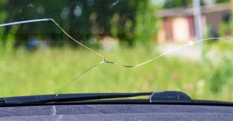 Different Types of Windshield Cracks: Definitive Guide for 2025