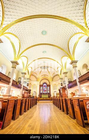 Intérieur de la cathédrale anglicane de la Sainte Trinité à Gibraltar