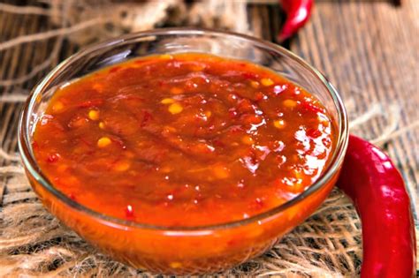 Homemade Chili Garlic Sauce Recipe • Housewife How Tos®