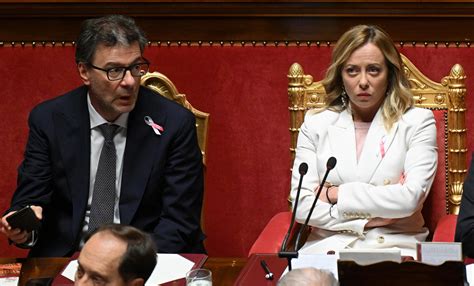 Question Time Al Senato Meloni Contro Renzi Il Prezzo Della Benzina