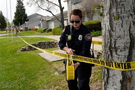 Roseville Gunman Snatches Two Hostages From The Street And Shoots One