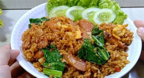 Bosan Sarapan Dengan Roti Tawar Yuk Bikin Nasi Goreng Sosis Saja