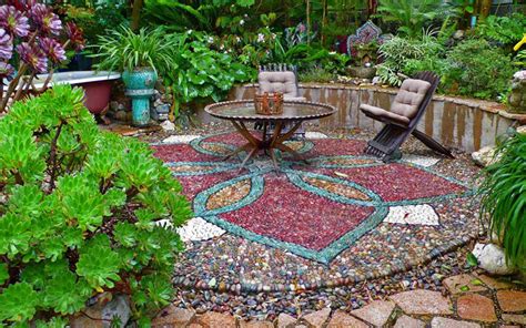 20 Mosaic Garden Decoration Ideas That Will Blow Your Mind - Garden Lovers Club