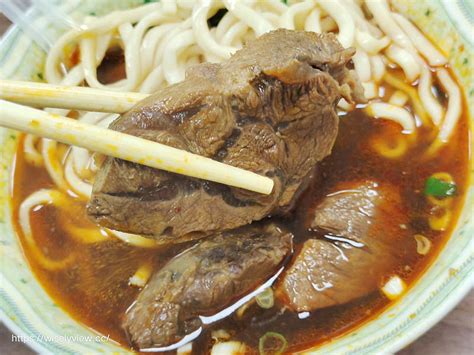 台北信義。小陳牛肉麵︱肉大塊湯頭優小菜平價～捷運永春站美食 X 虎林街美食 Wiselys 拍拍照寫寫字