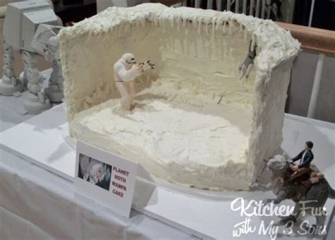 Planet Hoth Wampa Cake - Neatorama