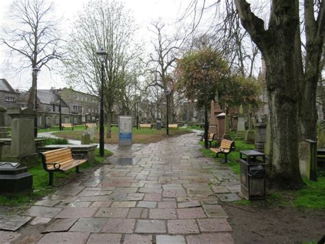 Churchyard Of St Nicholas Aberdeen © Malc Mcdonald Geograph