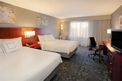 Hotels near Notre Dame IN | Courtyard Mishawaka-University Area Photos