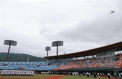 東都大学リーグが福島県で開幕 「熱い戦いを」亜大・田中幹也が宣誓 春の大分県に続く地方開催 アマ野球写真ニュース 日刊スポーツ