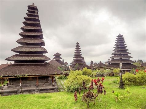 Premium Photo | Pura Besakih in Bali