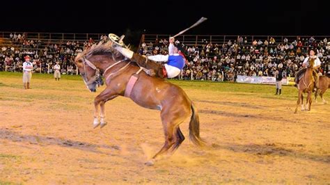 Presentaron La Cartelera Art Stica Del Festival Nacional De Jineteada Y