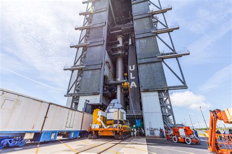 Boeing S Starliner Gets Stacked On The Atlas V Rocket Ahead Of May