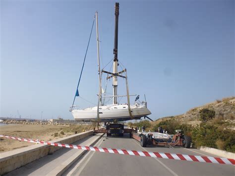 Rimossa La Barca A Vela Arenata A Pozzallo Ragusa Oggi