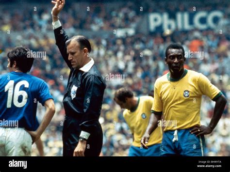 1970 world cup final referee hi-res stock photography and images - Alamy