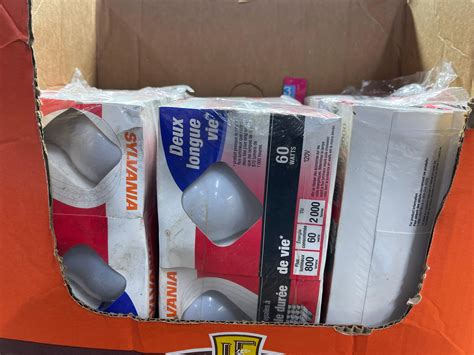 Lot - box of brand new light bulbs