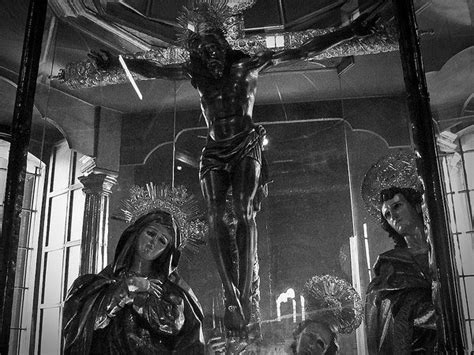 Crazy Pictures: Black Jesus Statue Images