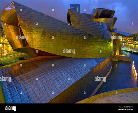 A NIGHT VIEW OF THE GUGGENHEIM MUSEUM OF MODERN ART Stock Photo - Alamy