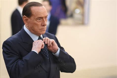 Silvio Berlusconi è Morto Salvini Pubblica Una Foto Del Cav E Sul Web