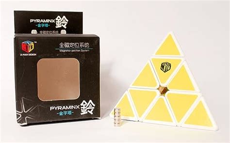 Cubo Mágico Profissional Pyraminx QiYi Pirâmide sem adesivo Amazon br