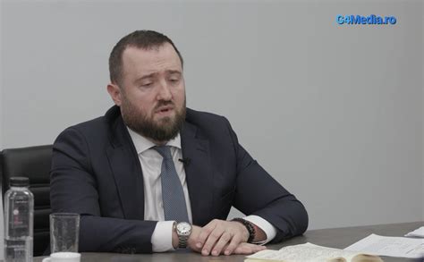 Șeful DNA Marius Voineag poartă un ceas de 17 000 de lei El a