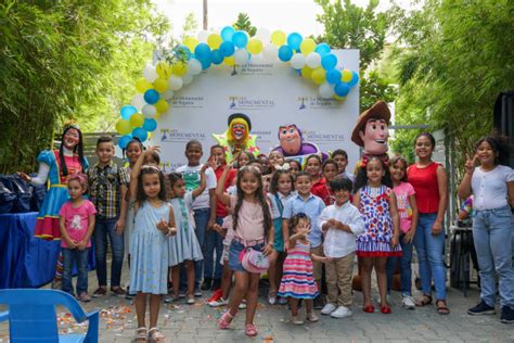 Grupo Monumental Entrega Tiles Escolares