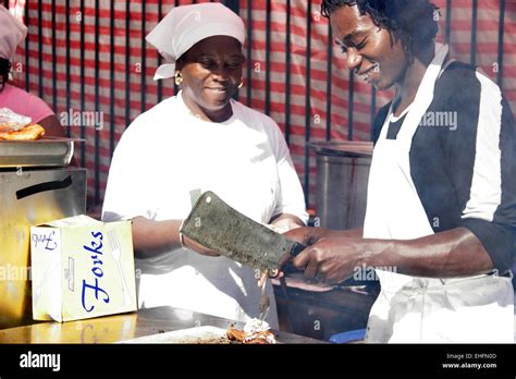 Jerk chicken stall at Notting Hill Carnival Stock Photo - Alamy