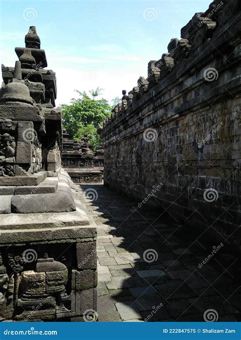 Pada Dasarnya Candi Borobudur Adalah Bangunan Indonesia Asli Yang Berupa
