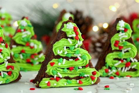 Christmas Tree Brownies - Bitz & Giggles