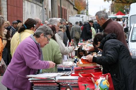 Le Vide Greniers A Fait Le Plein Courgenay