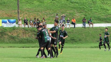 Manaus vira em 9 minutos e Naça goleia Tarumã nas semis do Juvenil