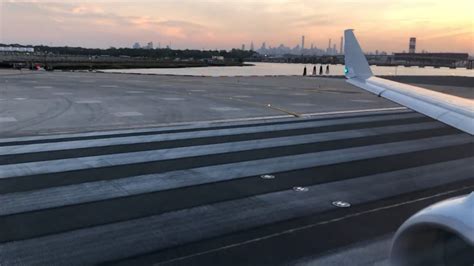 American Eagle Embraer 175 takeoff from LGA 🛫 (5/23/19) : r/aviation