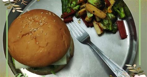 Aloo Tikki Burger 🍔 Recipe by Anoli Vinchhi - Cookpad