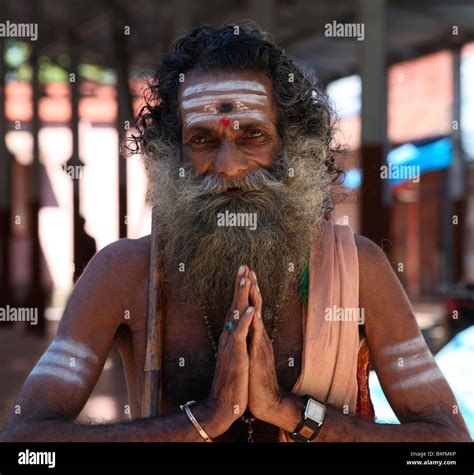 Hindu Priest India Hi Res Stock Photography And Images Alamy