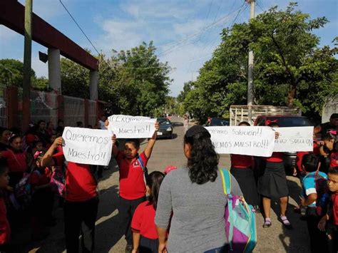 Padres De Familia Y Alumnos Cierran La Escuela Primaria Mar A Del C